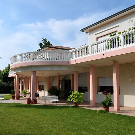 Stella - Casa Per Ferie Hotell Bellaria-Igea Marina Exteriör bild