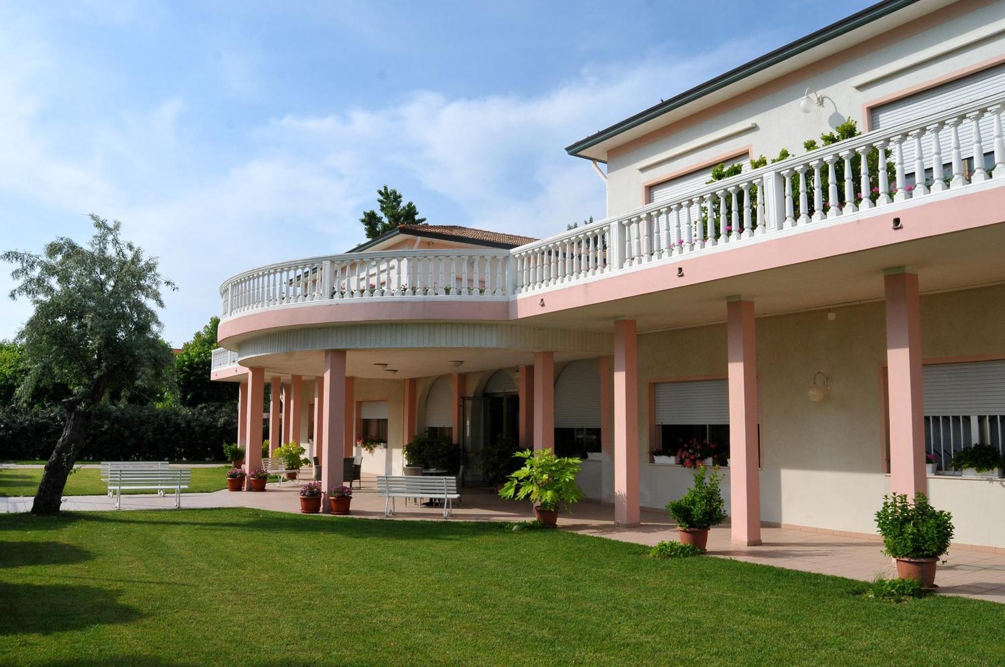 Stella - Casa Per Ferie Hotell Bellaria-Igea Marina Exteriör bild